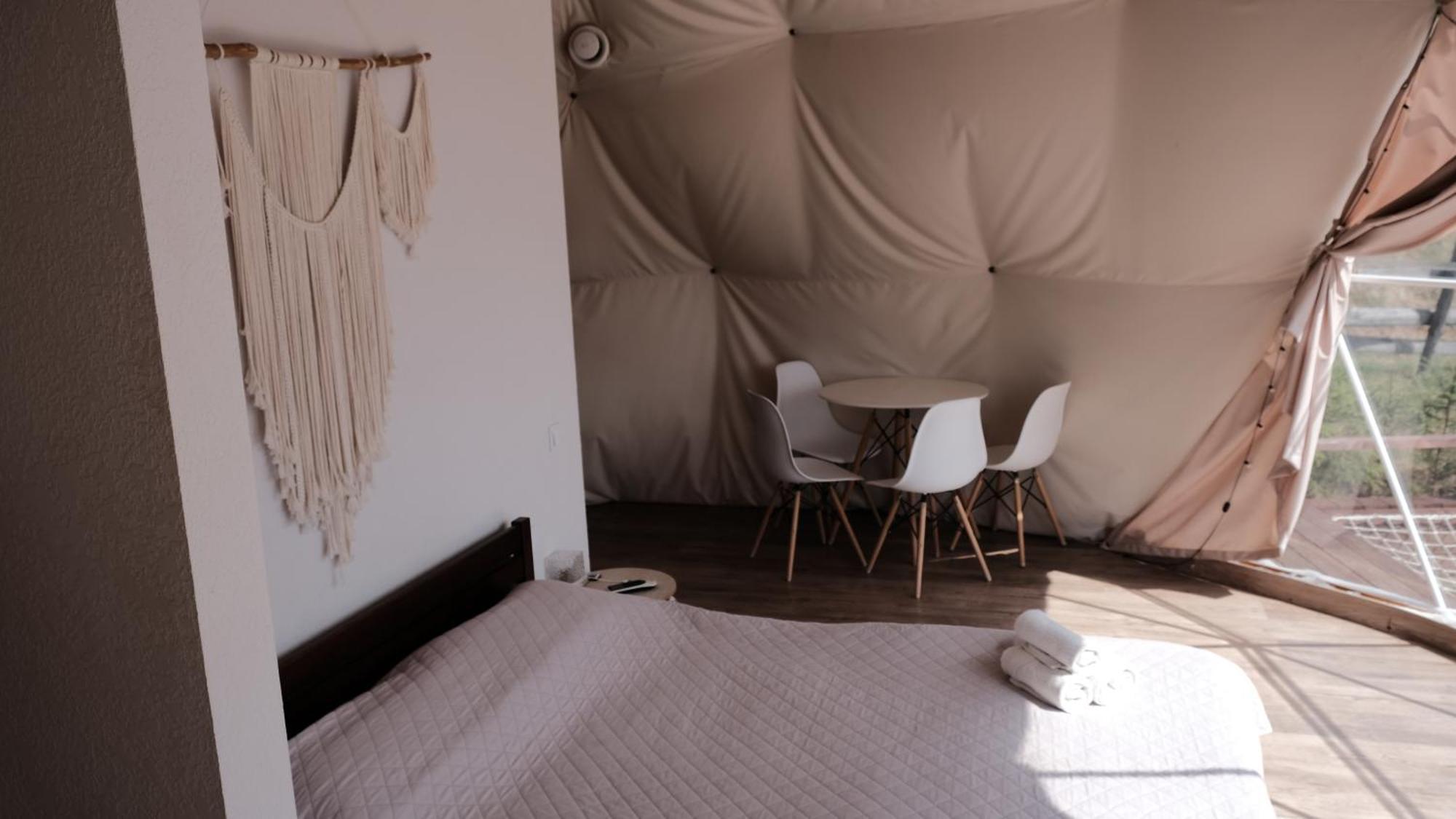 Hotel Глемпінг Де Вайб à Vorokhta Chambre photo