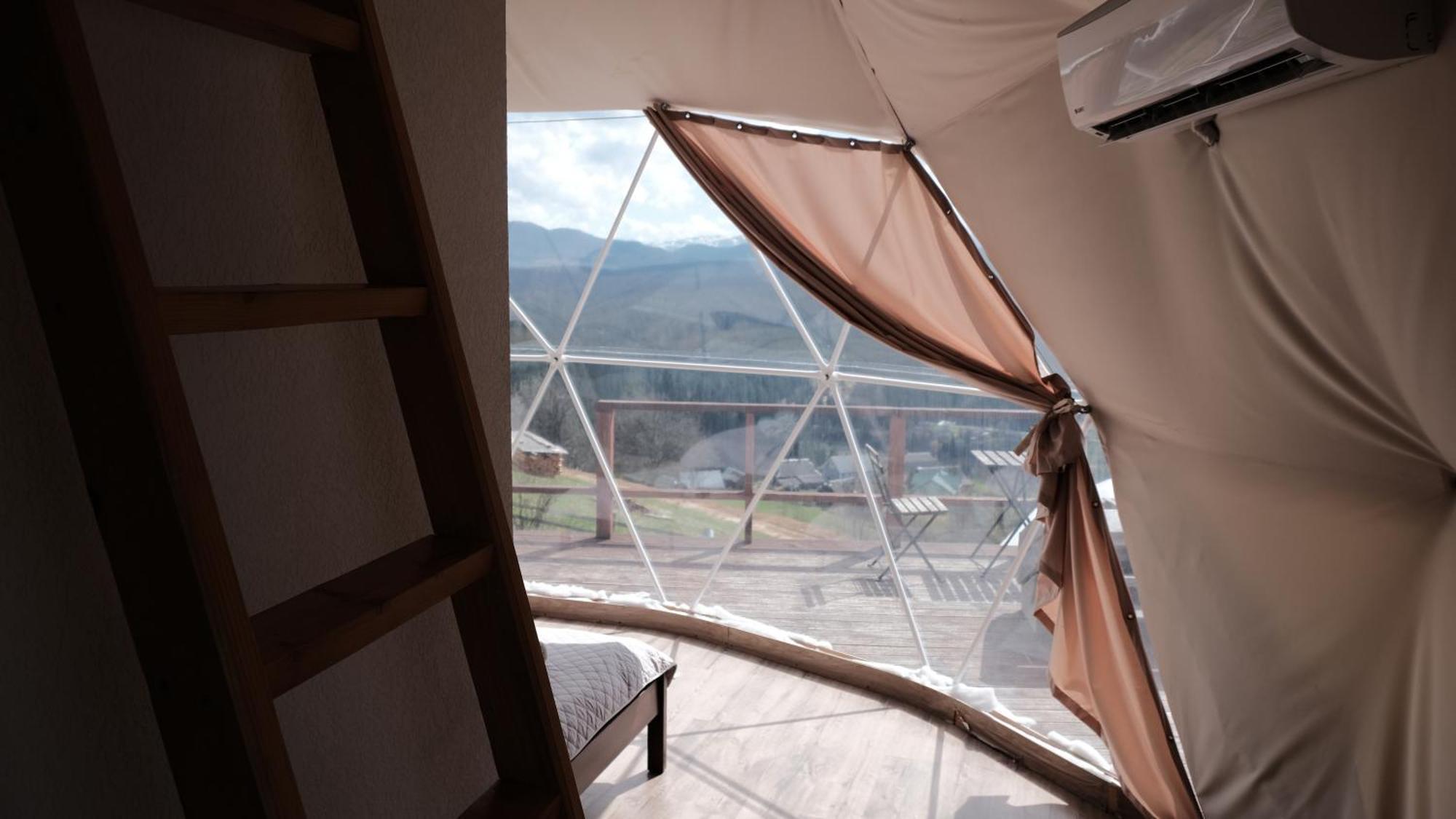 Hotel Глемпінг Де Вайб à Vorokhta Chambre photo